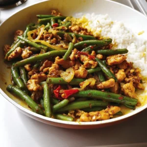 Turkey Stir-Fry with green beans ready to serve.