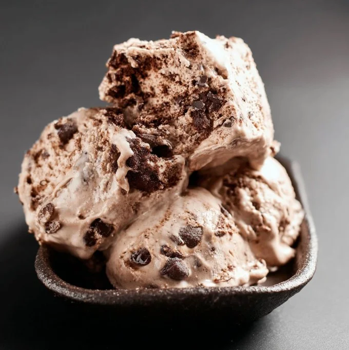 Delicious chocolate brownie chunk ice cream with rich chocolate chunks.